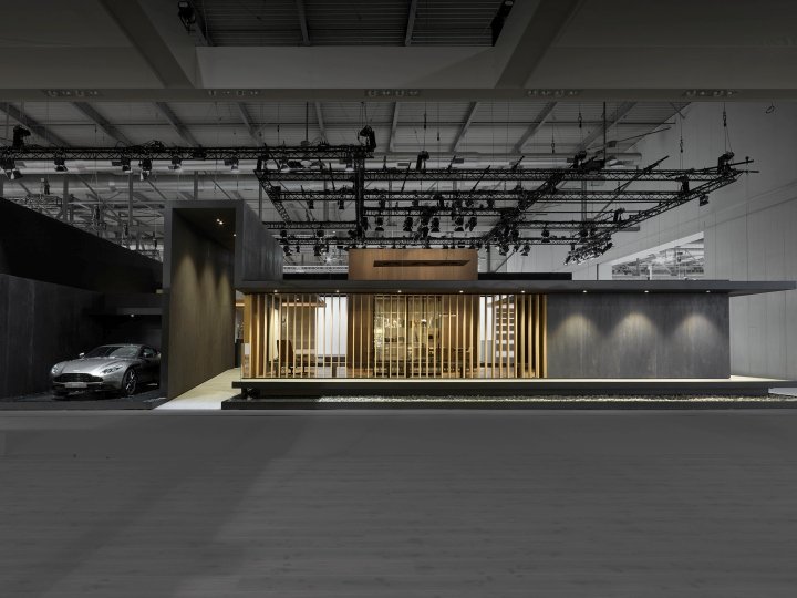 2018 年 Eurocucina 嘉格纳展位，由 einszu33 设计，米兰 – 意大利