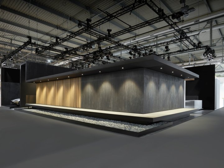 2018 年 Eurocucina 嘉格纳展位，由 einszu33 设计，米兰 – 意大利