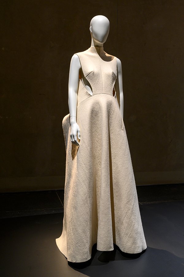 背面 /Dos à la Mode x Hans Boott 人体模型