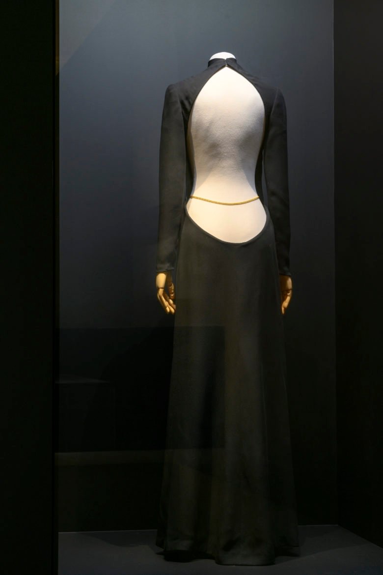 背面 /Dos à la Mode x Hans Boott 人体模型