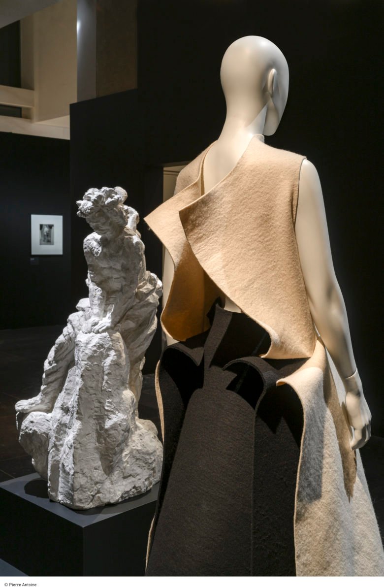 背面 /Dos à la Mode x Hans Boott 人体模型