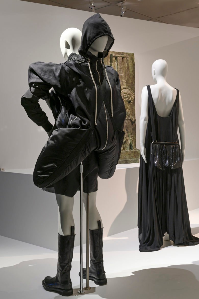 背面 /Dos à la Mode x Hans Boott 人体模型