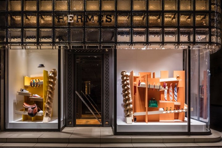 “Game”window installation by Shigeki Fujishiro at Hermès store, Tokyo – Japan
