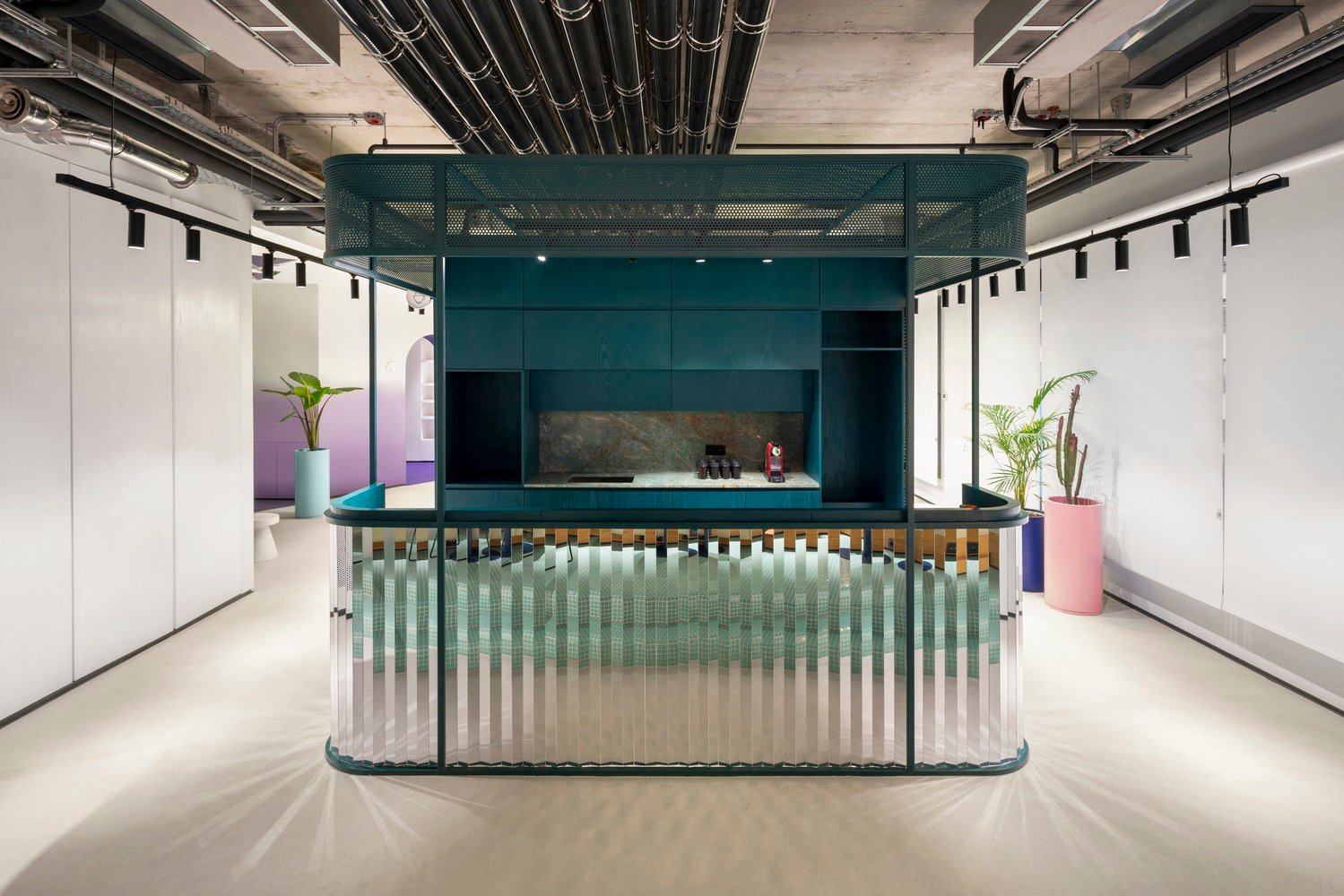 波斯花园工作室的戈巴迪安办公室