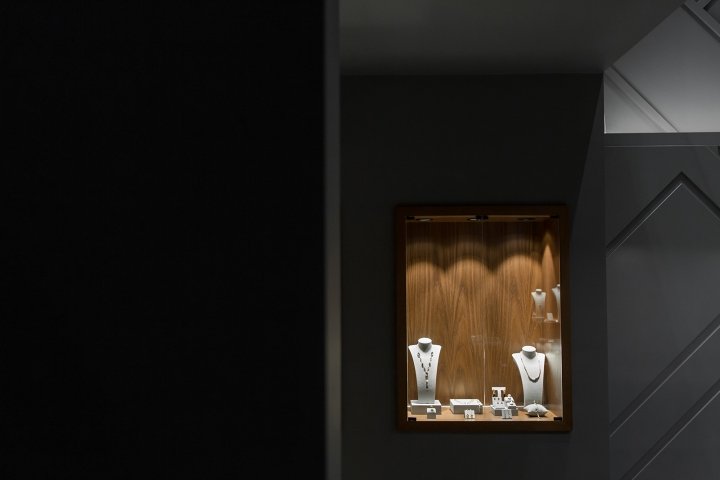 Giorgio 珠宝店，由 Maria Reizi 设计，亚历山德鲁波利斯 – 希腊