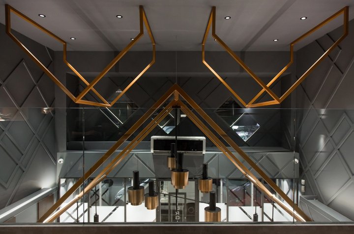 Giorgio 珠宝店，由 Maria Reizi 设计，亚历山德鲁波利斯 – 希腊