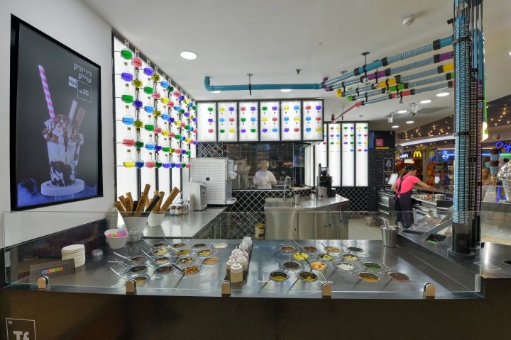 Glidium 冰淇淋店，由 Nir ​​Portal 建筑事务所设计，以色列海法