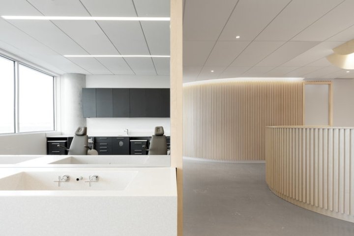 Go Orthodontistes 诊所，作者：Natasha Thorpe，加拿大蒙特利尔