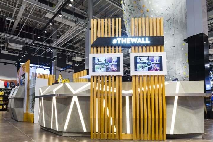 Brand Creative 的 Go Sport 商店,阿联酋迪拜 Brand Creative 的 Go Sport 商店,阿联酋迪拜