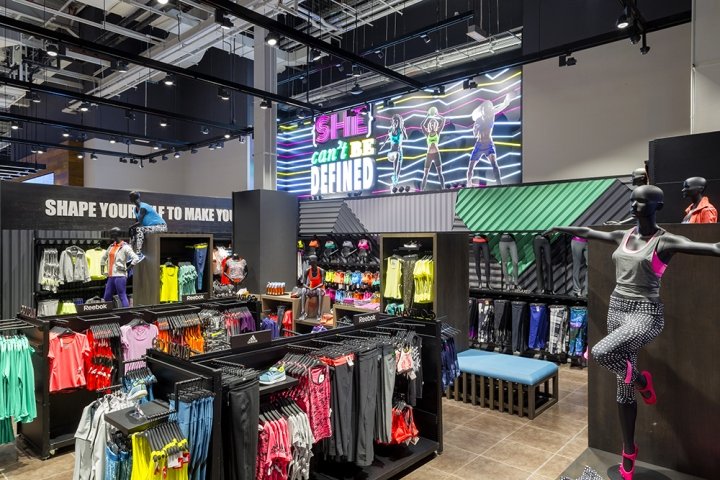 Brand Creative 的 Go Sport 商店,阿联酋迪拜 Brand Creative 的 Go Sport 商店,阿联酋迪拜
