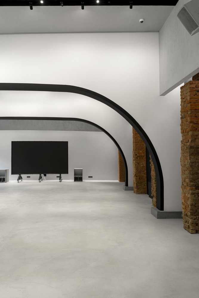 MT.A 设计的灰绿色活动空间