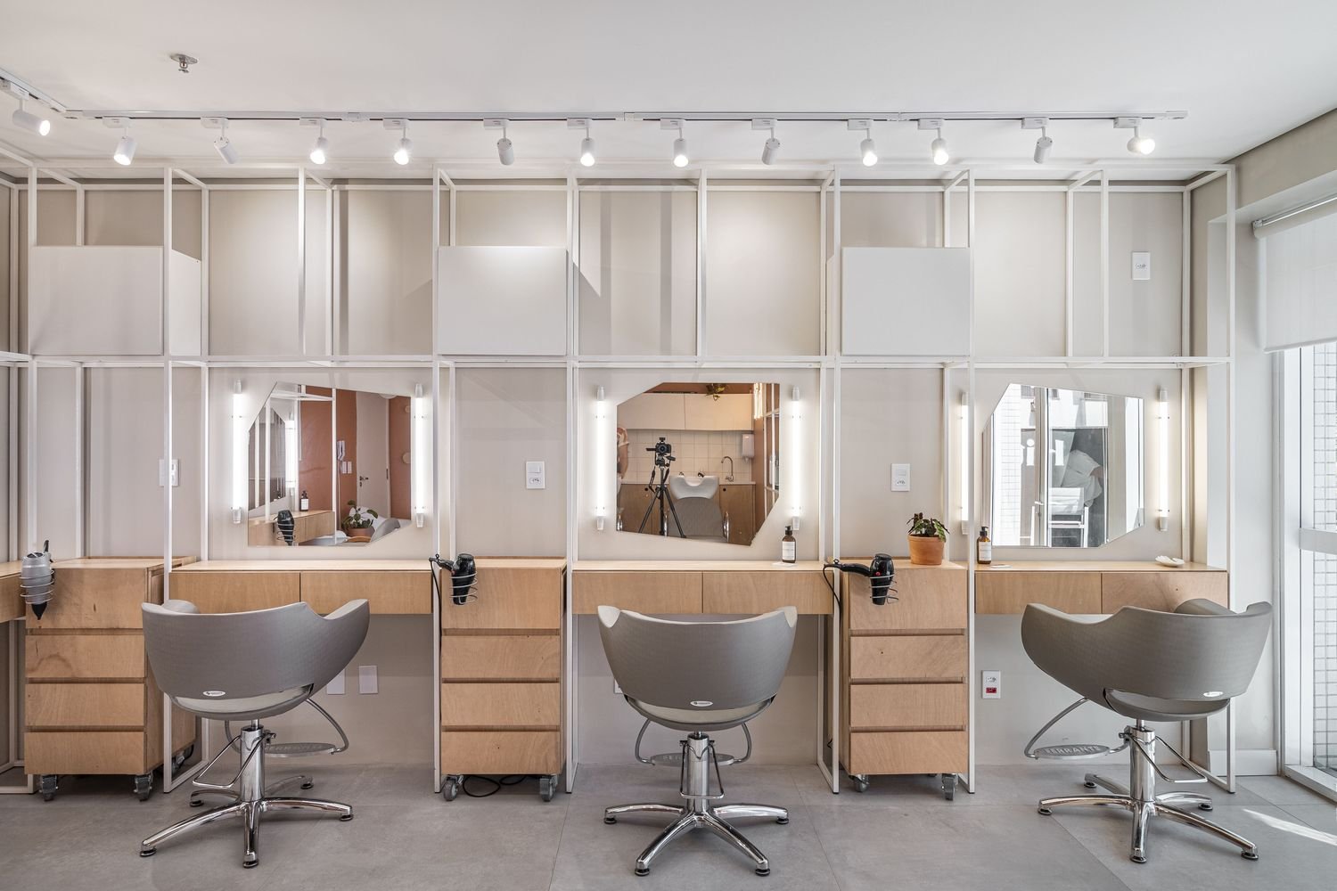 H.it 美容院 / Danielle Martins Arquitetura