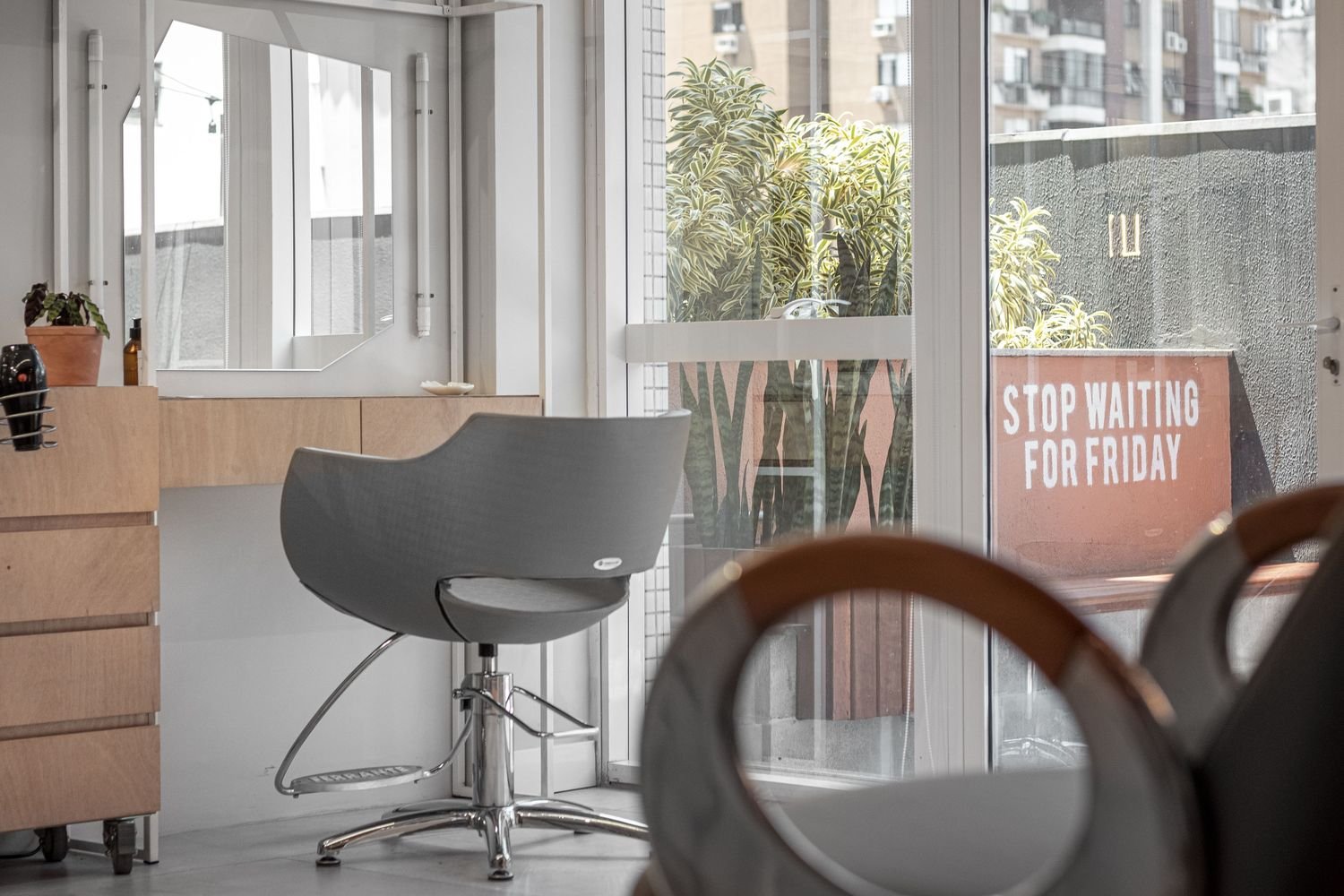 H.it 美容院 / Danielle Martins Arquitetura