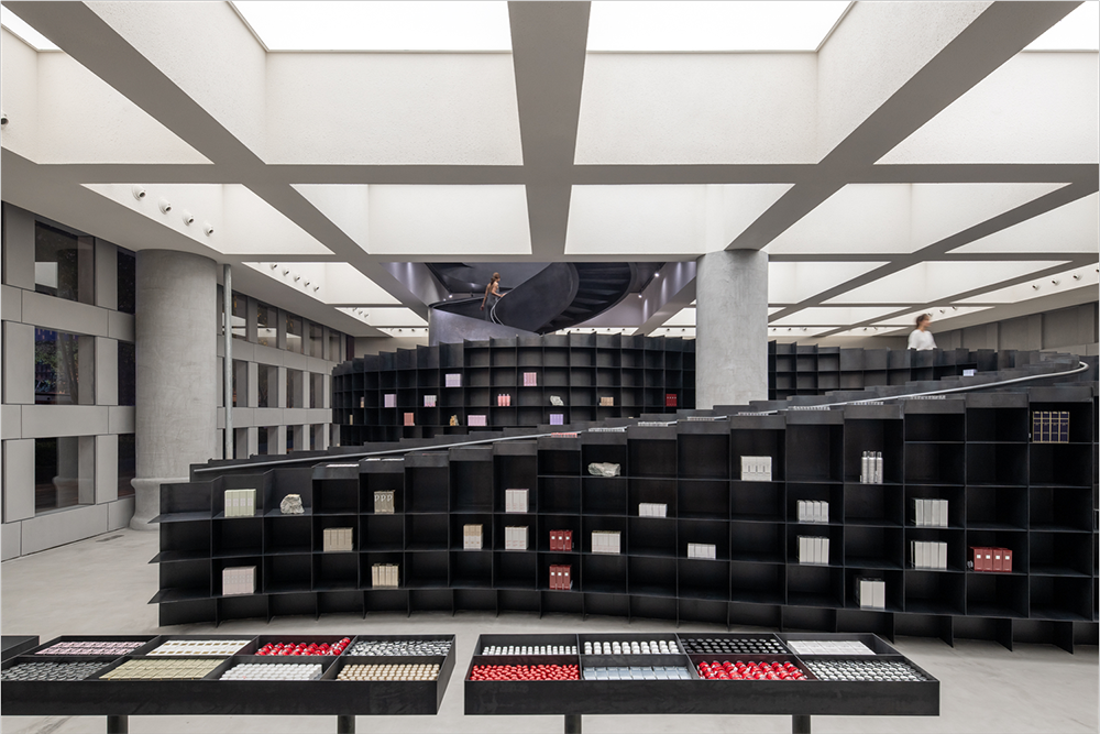 AIM 旗下的 HARMAY 商店