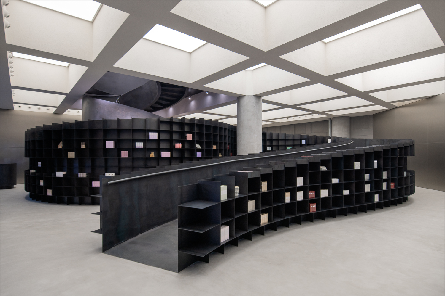 AIM 旗下的 HARMAY 商店