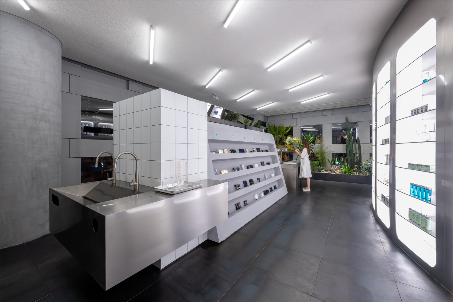 AIM 旗下的 HARMAY 商店