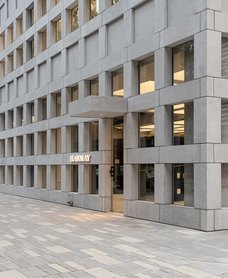 AIM 旗下的 HARMAY 商店