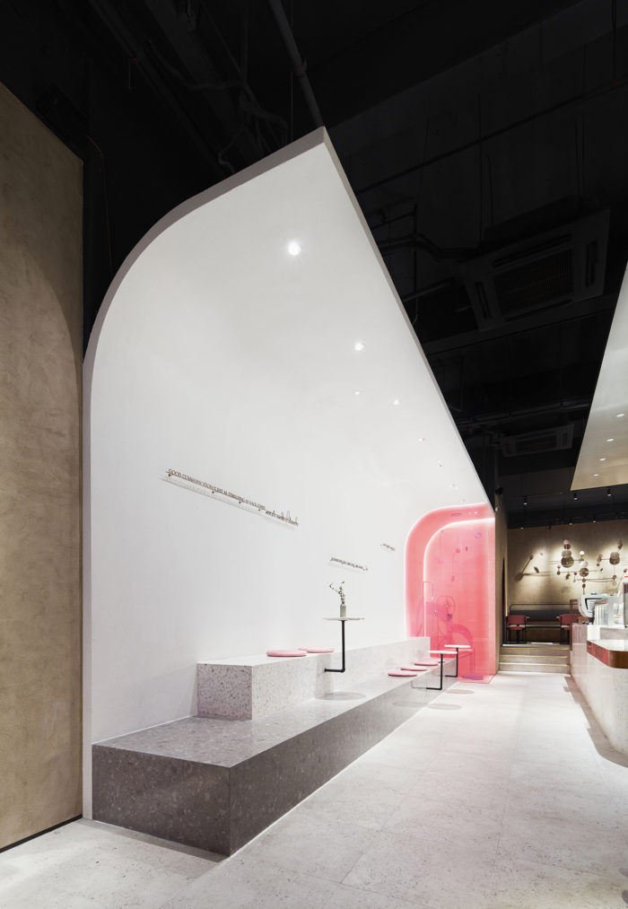 Tomshi & Associates 的 HEY BIRD 咖啡