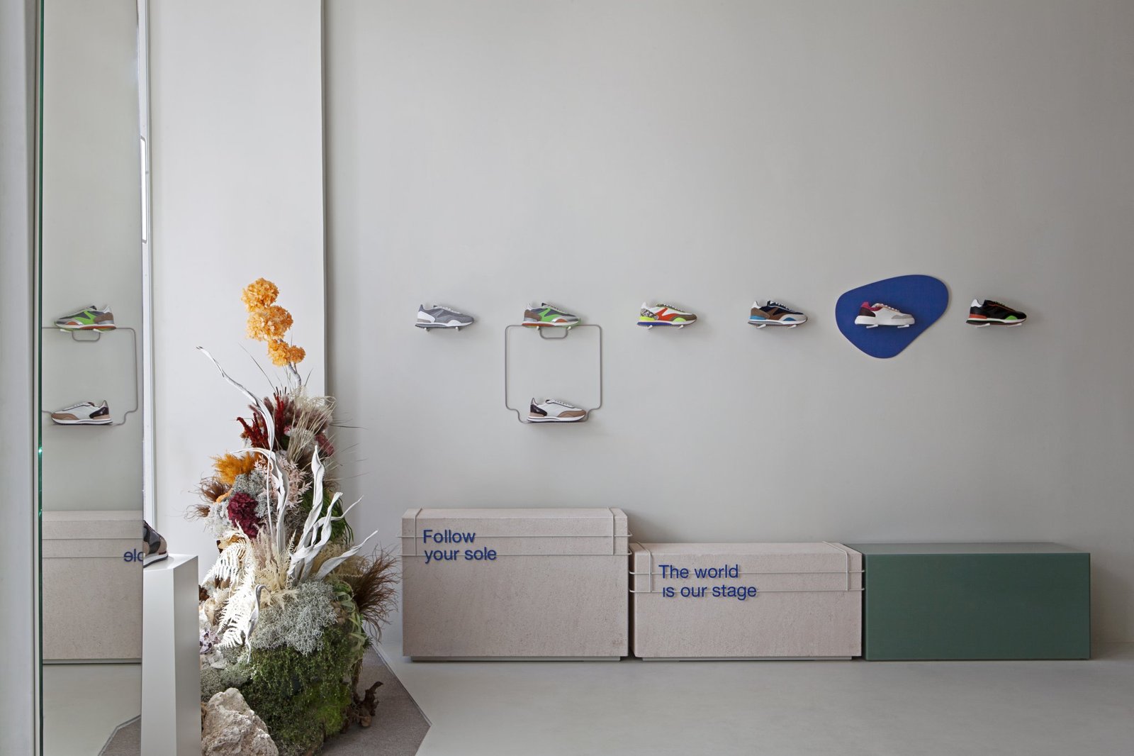 HOFF 旗舰店由 CISZAK DALMAS FERRARI 设计