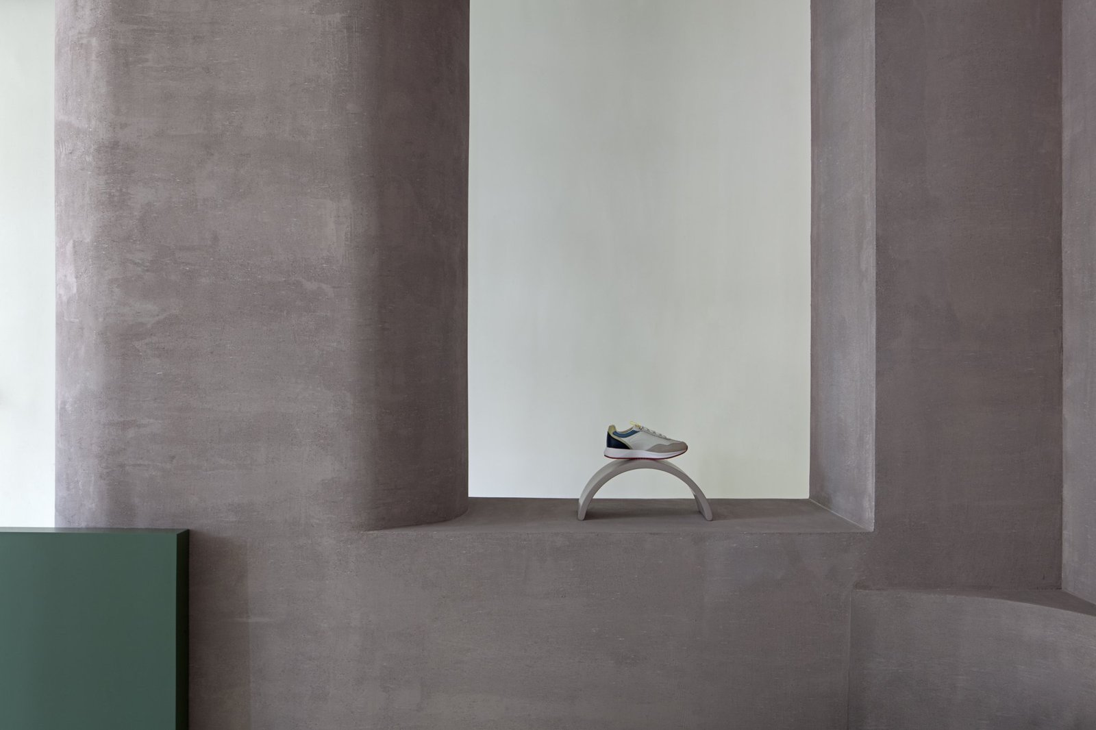 HOFF 旗舰店由 CISZAK DALMAS FERRARI 设计