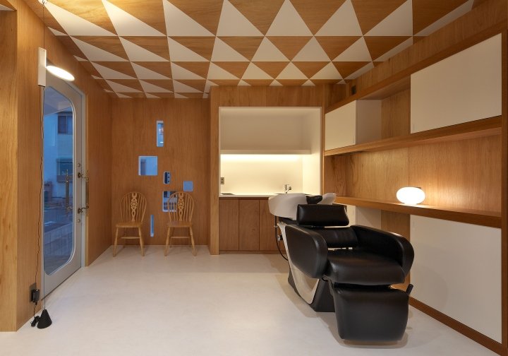 Hair Clinic gnome by Takeshi Nagata & Yukari Nagata, Osaka – Japan