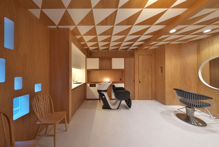 Hair Clinic gnome by Takeshi Nagata & Yukari Nagata, Osaka – Japan