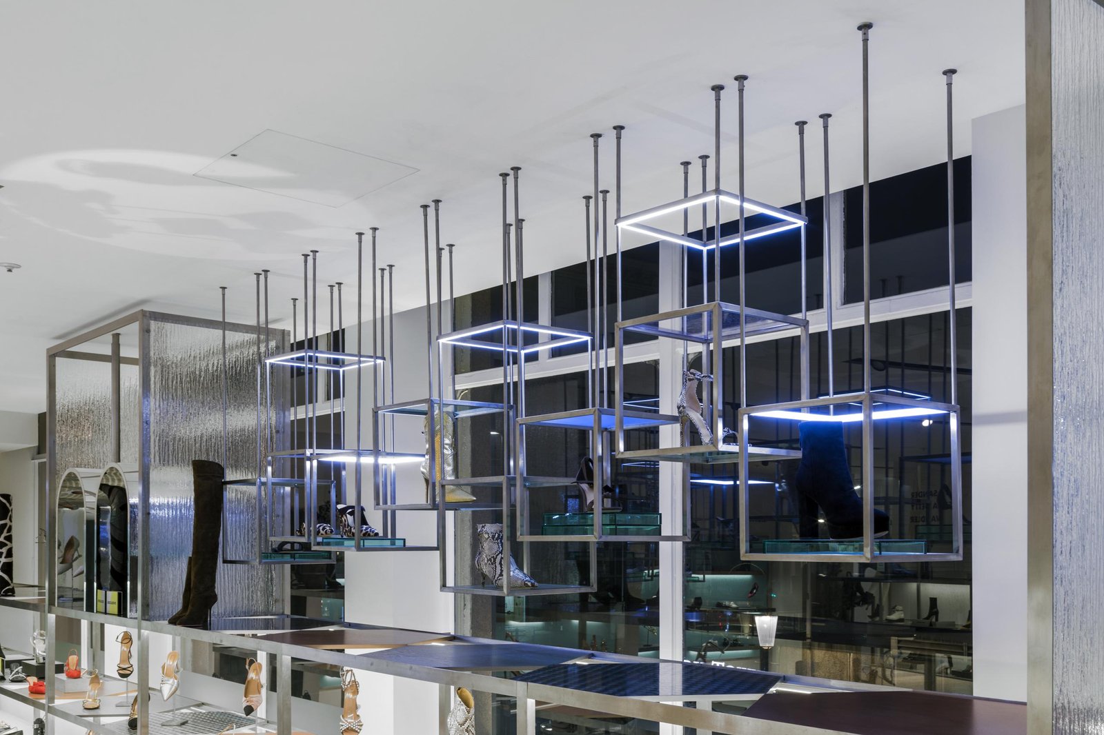 Harvey Nichols 设计师鞋履部