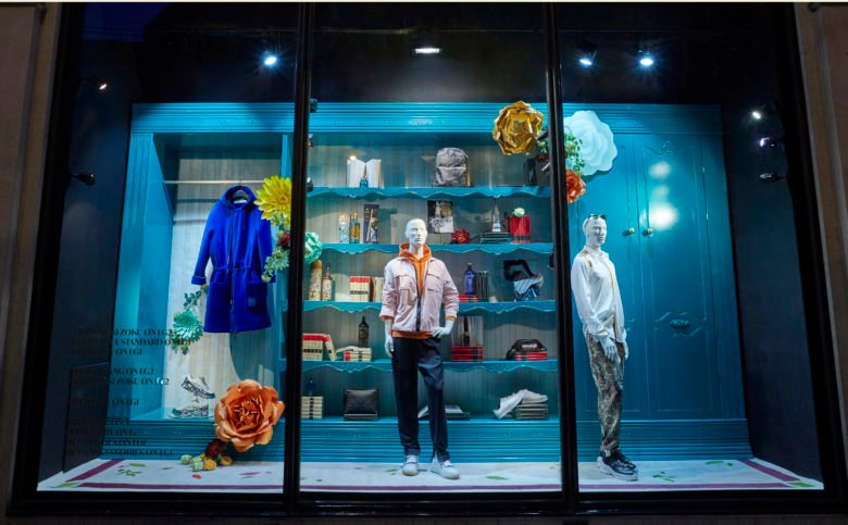 Harvey Nichols 秋季系列橱窗与 Lucky Fox 合作 Harvey Nichols 秋季系列橱窗与 Lucky Fox 合作