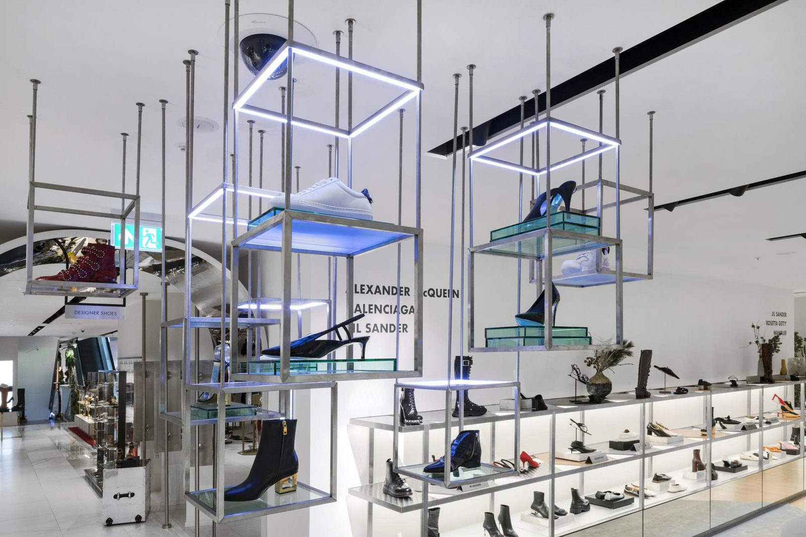 Harvey Nichols 设计师鞋履部