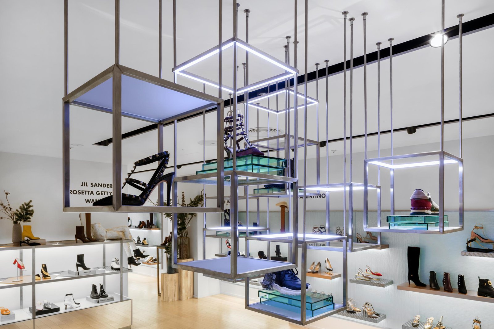 Harvey Nichols 设计师鞋履部