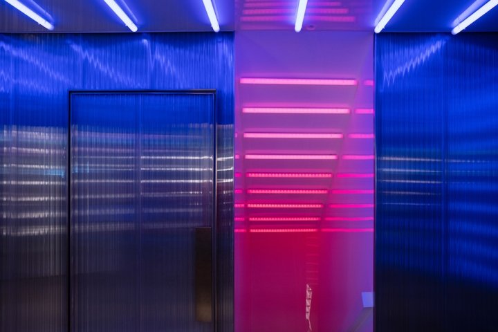 Hawkers 马德里店，由 CuldeSac Custom Retail 设计，马德里 – 西班牙