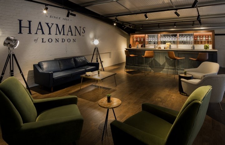 由 Contagious Design 设计的 Hayman’s Gin Distillery，英国伦敦