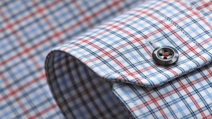 他在俄罗斯莫斯科拥有 34 家 LINII 集团旗舰店