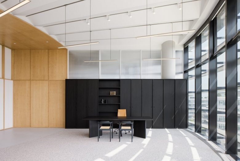 河南建业总部 by Linehouse