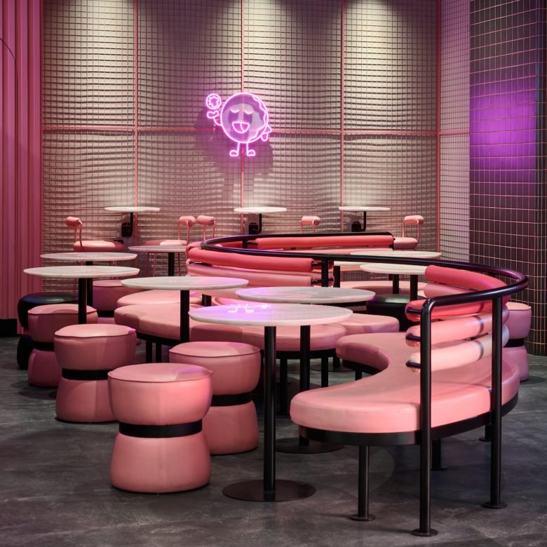 由 Roar Design Studio 设计的 Here-O Donuts 店