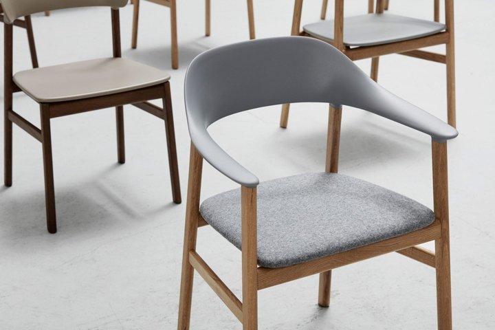 由 Simon Legald 为 Normann Copenhagen 设计的 Herit 主席 由 Simon Legald 为 Normann Copenhagen 设计的 Herit 主席