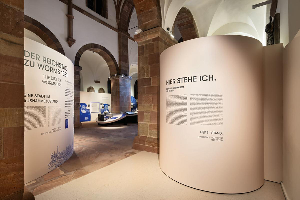 Hier stehe ich。Gewissen und Protest – 1521 bis 2021 展览由 neo.studio 举办 Hier stehe ich。Gewissen und Protest – 1521 bis 2021 展览由 neo.studio 举办