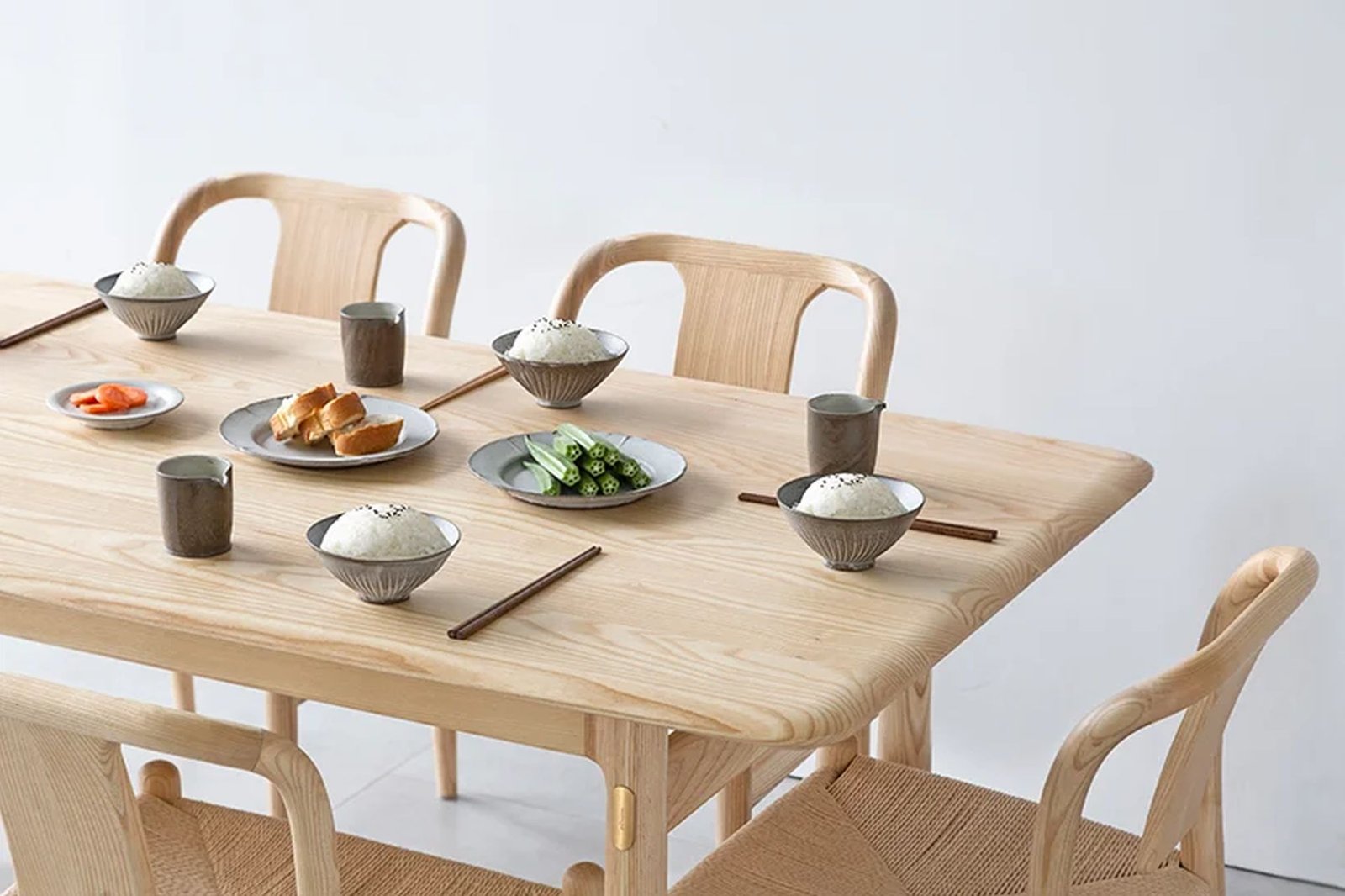 山椅由 Yen-Hao, Chu 为 Ziihome 设计