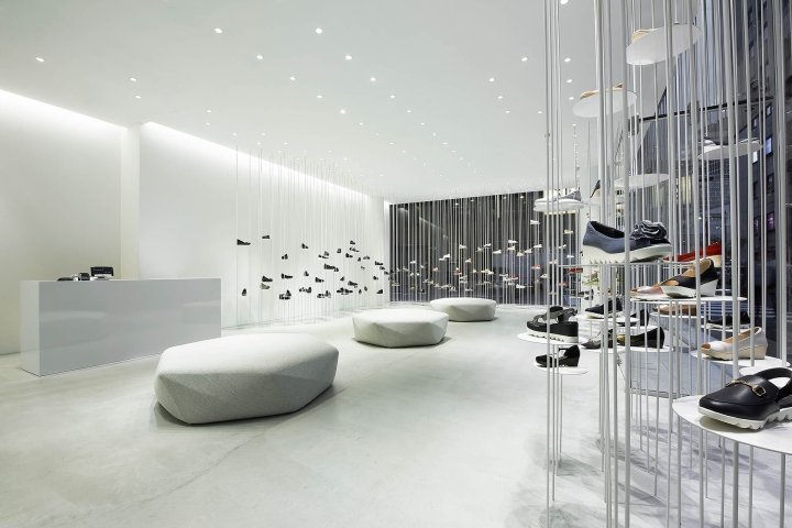 日本东京 Hills Avenue 旗舰店的“白色森林”装置，由 Tokujin Yoshioka 设计