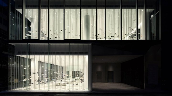 日本东京 Hills Avenue 旗舰店的“白色森林”装置，由 Tokujin Yoshioka 设计