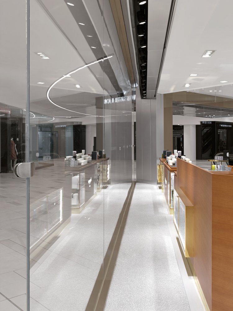 Bloor Street 和 Gensler 设计的 Holt Renfrew 旗舰店