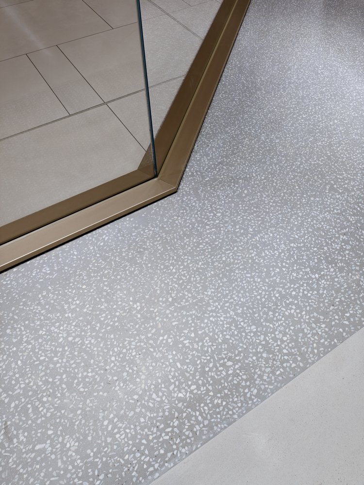 Bloor Street 和 Gensler 设计的 Holt Renfrew 旗舰店