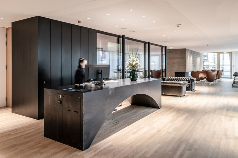 弗林特酒店 / Marte.Marte Architects