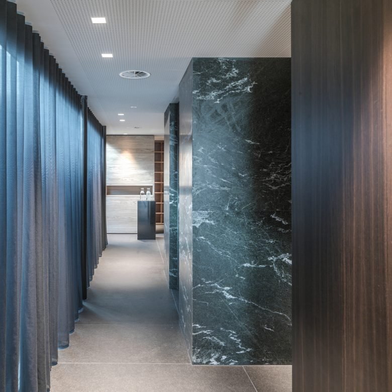 弗林特酒店 / Marte.Marte Architects