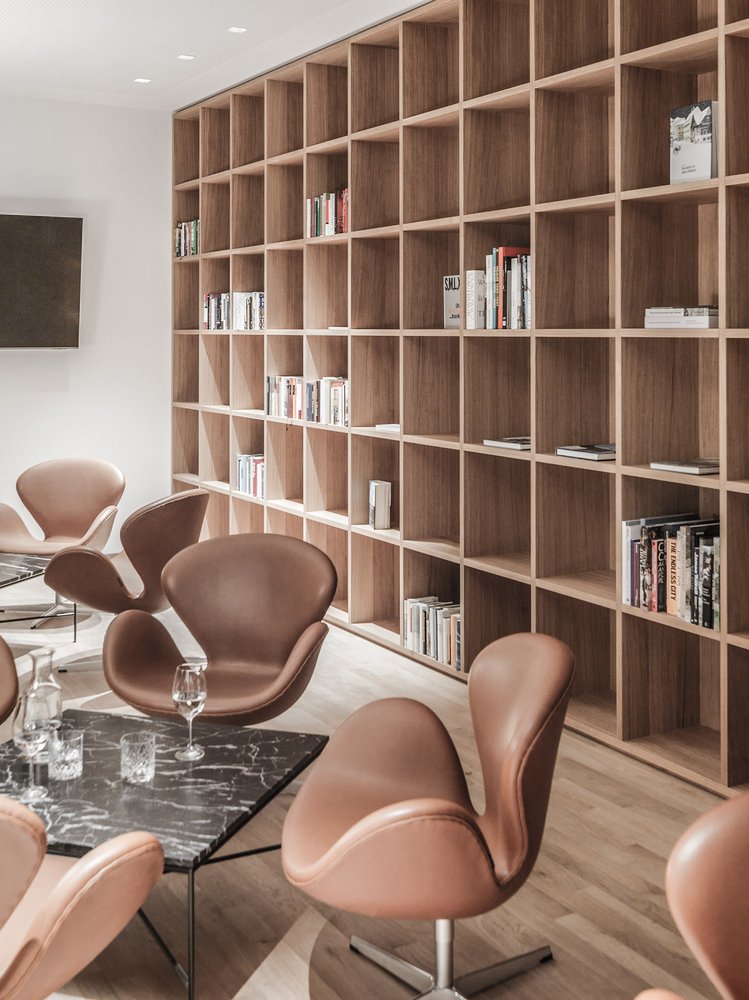 弗林特酒店 / Marte.Marte Architects