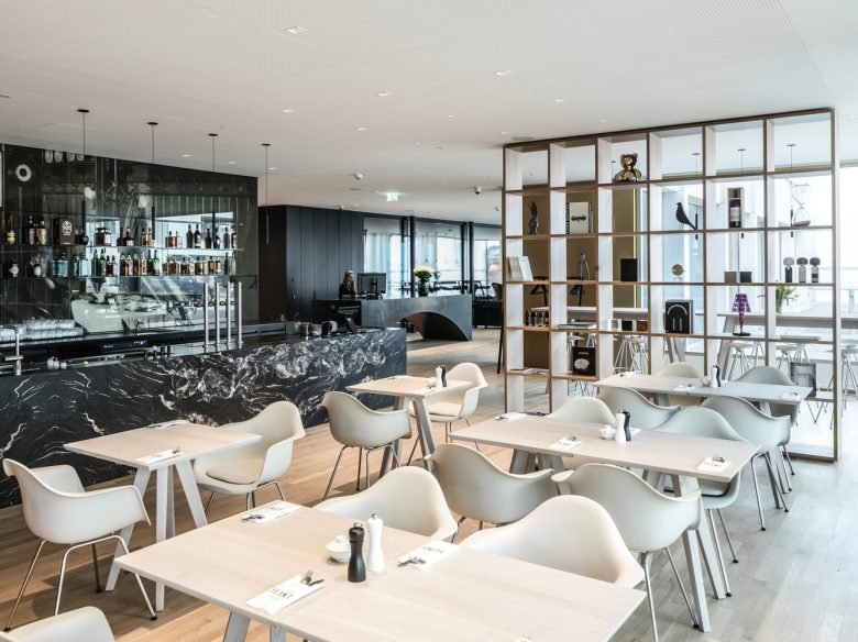 弗林特酒店 / Marte.Marte Architects