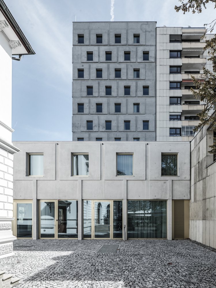 弗林特酒店 / Marte.Marte Architects