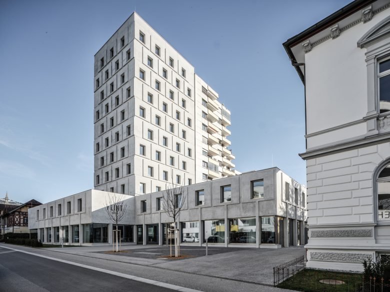 弗林特酒店 / Marte.Marte Architects