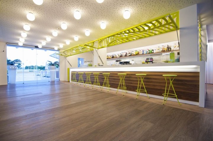 维塔莱高尔夫酒店活动大厅,格拉德卡斯特利翁 – 西班牙 维塔莱高尔夫酒店活动大厅,格拉德卡斯特利翁 – 西班牙