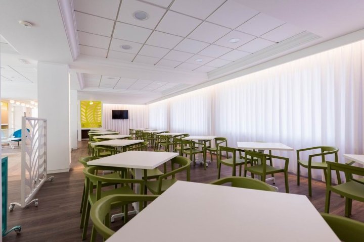 维塔莱高尔夫酒店活动大厅,格拉德卡斯特利翁 – 西班牙 维塔莱高尔夫酒店活动大厅,格拉德卡斯特利翁 – 西班牙